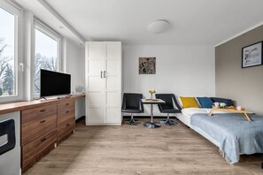 1 bedroom, iron/ironing board, free WiFi, bed sheets - National Stadium Studio - Metro Nearby - by Rentujemy (Warszawa)