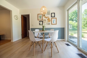 Dining - MIBlueCottage by Hutchins Lake near wineries, orchards, and <10 mi to Saugatuck (Fennville)