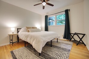 3 bedrooms, iron/ironing board, WiFi, bed sheets