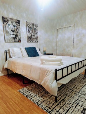 4 bedrooms, desk, iron/ironing board, free WiFi