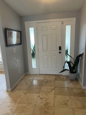 Interior - Charming 4-bedroom house with AC, WiFi in amazing Brandon (Brandon)