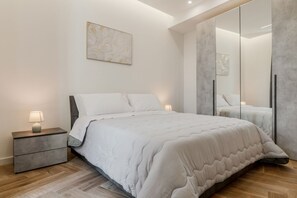 1 slaapkamer, een strijkplank/strijkijzer, wifi, beddengoed