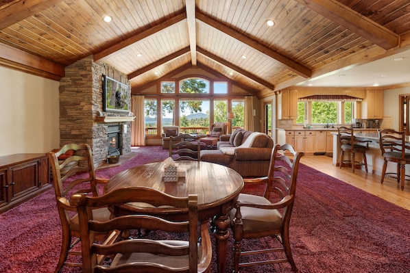 Smart TV, fireplace, table tennis