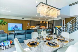 Dining - Lakeside Living! WOW! Sleeps 10! 4 Primary Suites (Indio)