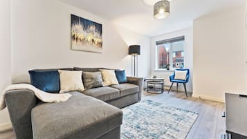 Luxury House, 2 Bedrooms, Kitchen | Living area | Flat-screen TV