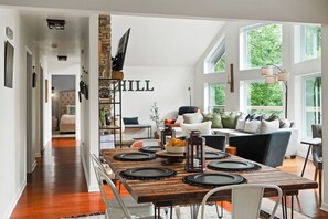 3 bedrooms, desk, free WiFi, bed sheets