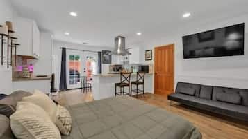 1 habitación, tabla de planchar con plancha, wifi y ropa de cama