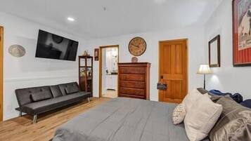 1 habitación, tabla de planchar con plancha, wifi y ropa de cama