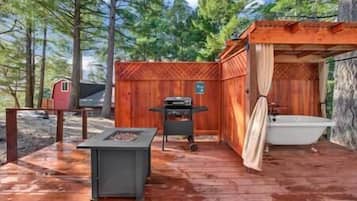 Tina de hidromasaje al aire libre