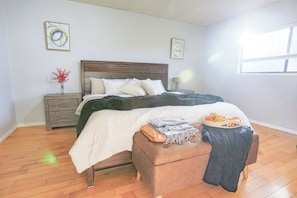 豪華獨棟房屋, 3 間臥室, 廚房 | 3 間臥室、高級寢具、記憶床墊、熨斗/熨衣板