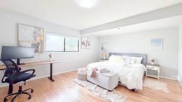 Deluxe House, 3 Bedrooms, Kitchen | 3 bedrooms, iron/ironing board, free WiFi