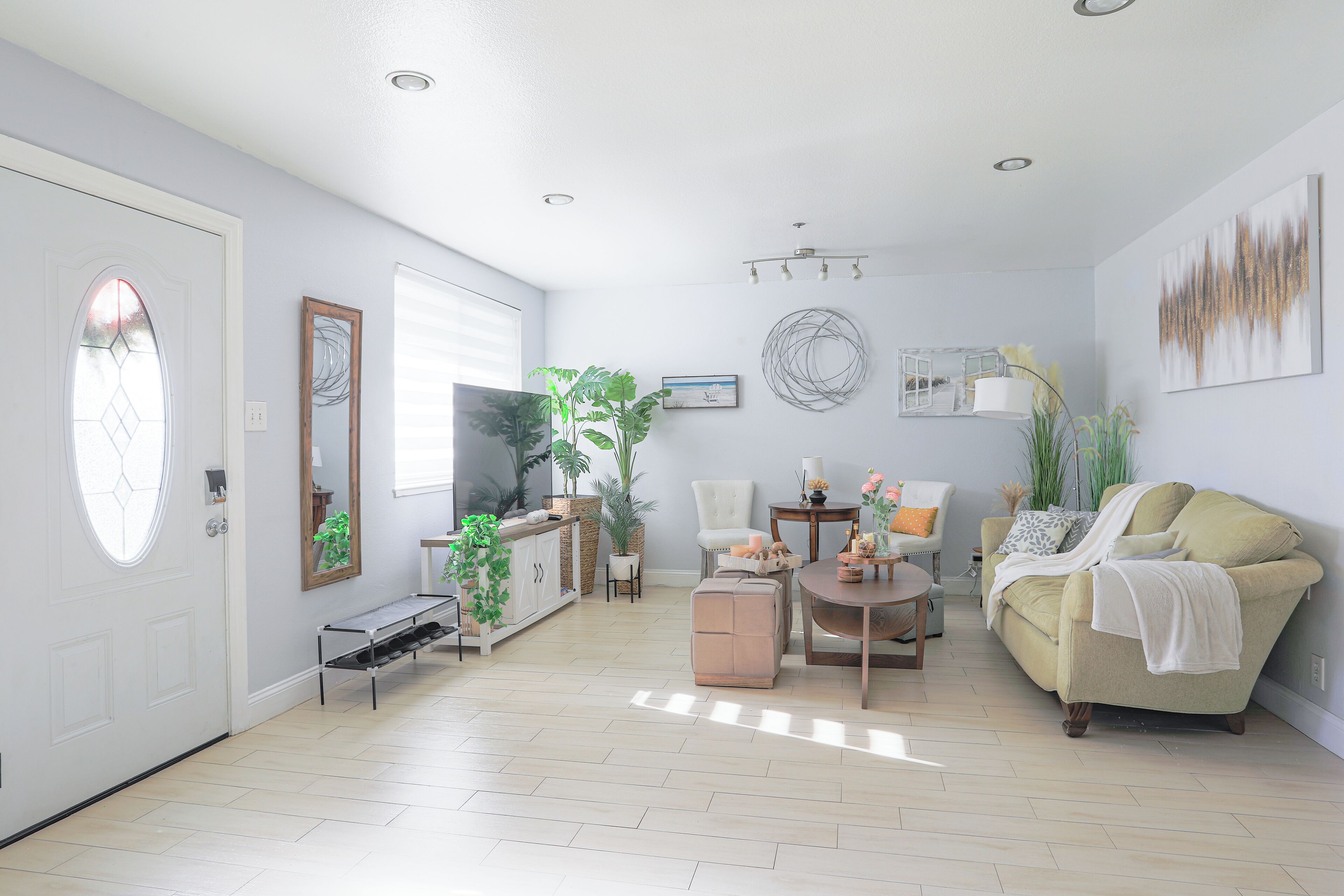 Deluxe House, 3 Bedrooms, Kitchen | Living area | 65-inch flat-screen TV with digital channels