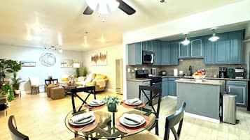 Casa Deluxe, 3 habitaciones, cocina | Cocina privada