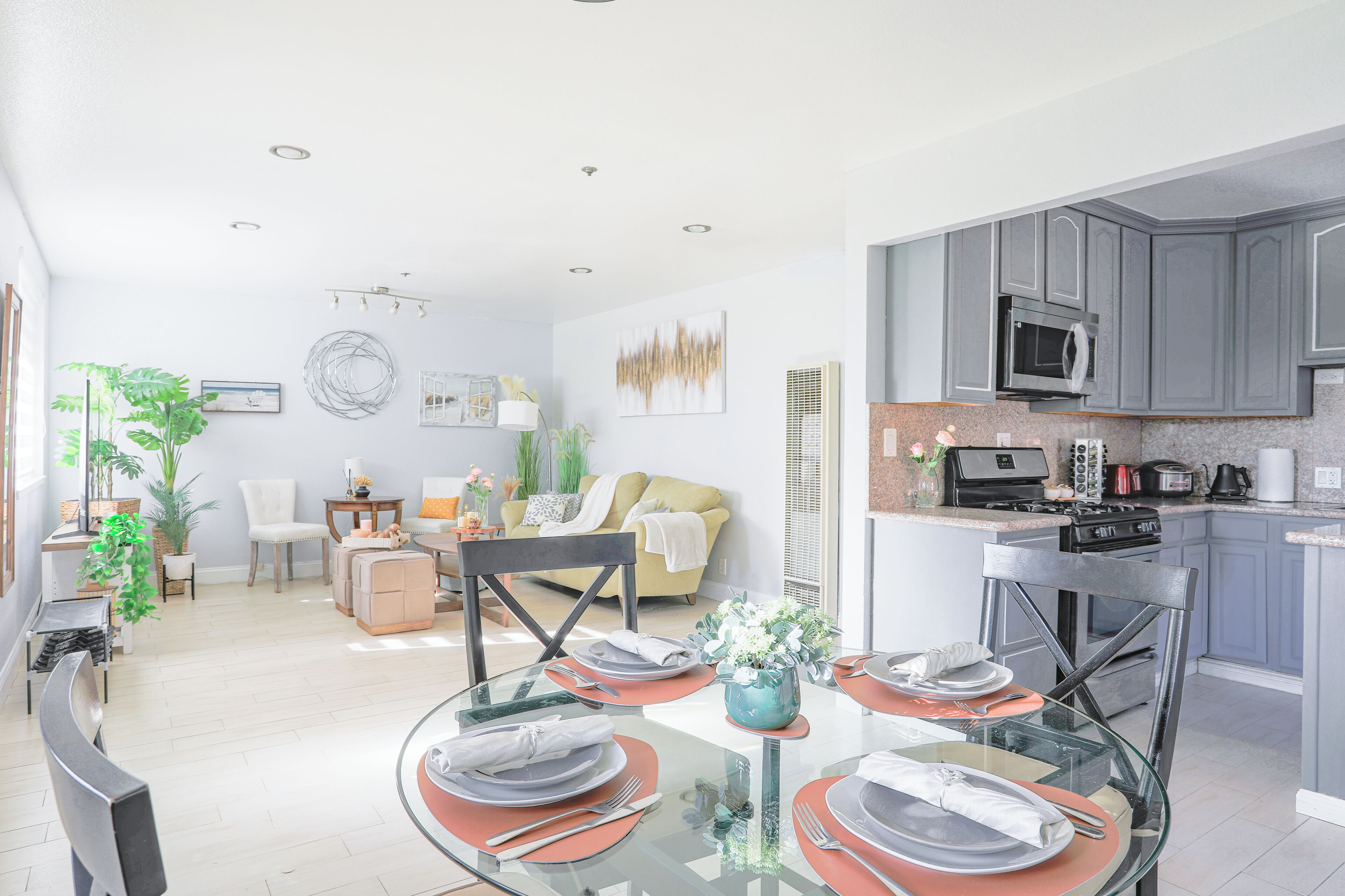 Deluxe-Haus, 3 Schlafzimmer, Küche | Essbereich im Zimmer