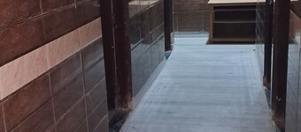 Best Homestay with Spacious 9-bedroom Villa in welcoming Prayagraj with AC