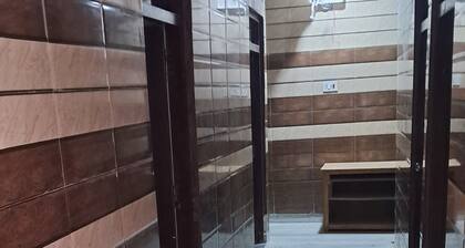 Best Homestay with Spacious 9-bedroom Villa in welcoming Prayagraj with AC