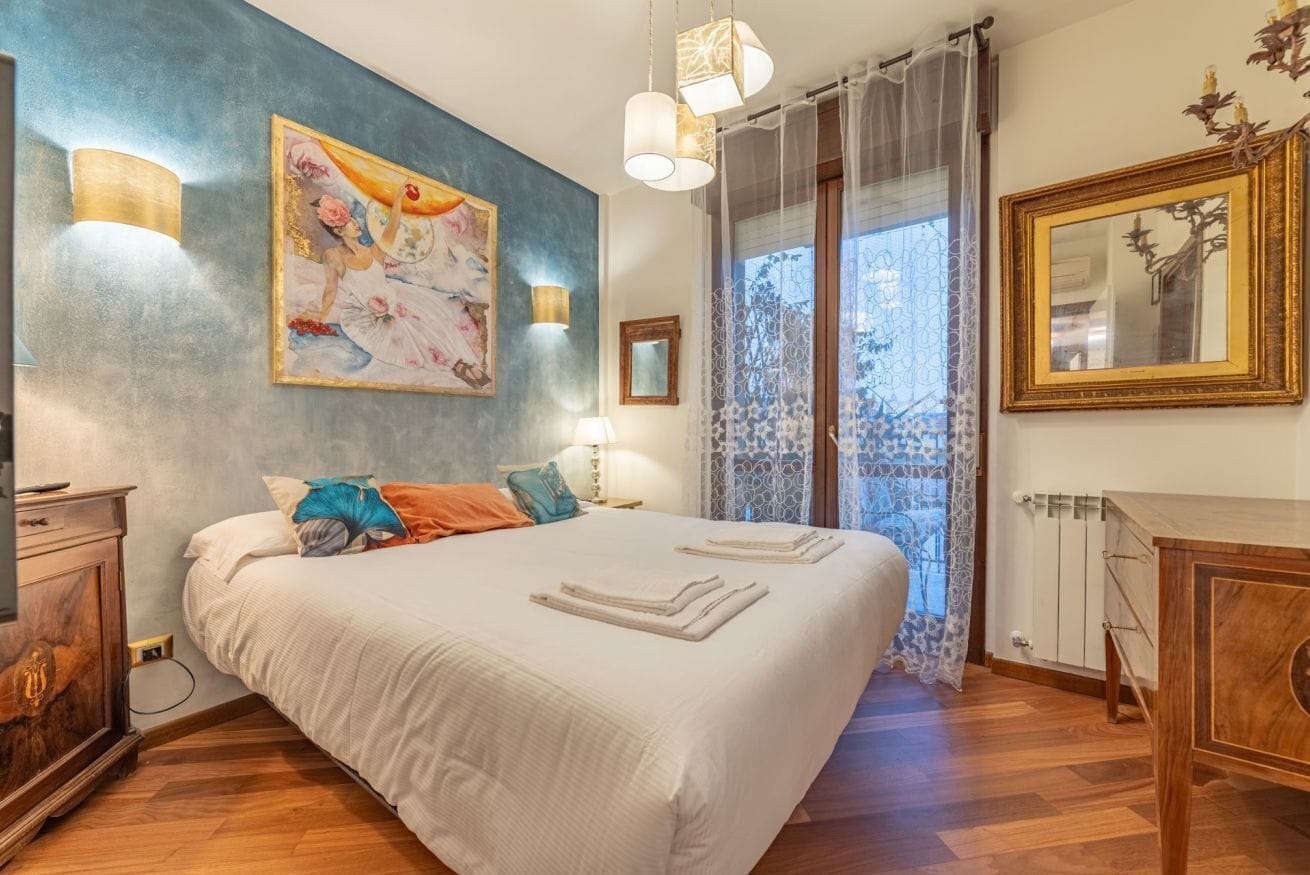 2 Schlafzimmer, Schreibtisch, Bügeleisen/Bügelbrett, WLAN