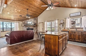 Interior - Redbud Lane Cabin at Lake Tenkiller (Gore)