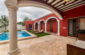 Pool - 3-bedroom villa in charming Tesoco with AC, WiFi. Relax and unwind (Tesoco)