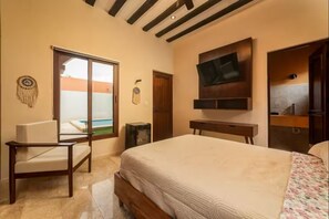 3 bedrooms, WiFi, bed sheets - 3-bedroom villa in charming Tesoco with AC, WiFi. Relax and unwind (Tesoco)