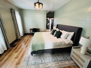 3 bedrooms, desk, iron/ironing board, travel crib - The Loess Hills Cottage (Onawa)