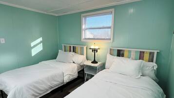 3 slaapkamers, een strijkplank/strijkijzer, wifi, beddengoed