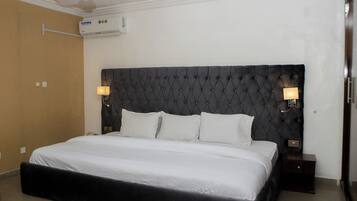 Studio – deluxe | Skrivebord og skrivebord for bærbar PC