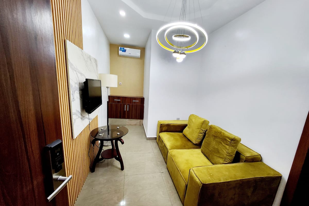 Phòng Suite Executive | 1 phòng ngủ, bàn, khu vực làm việc phù hợp cho laptop