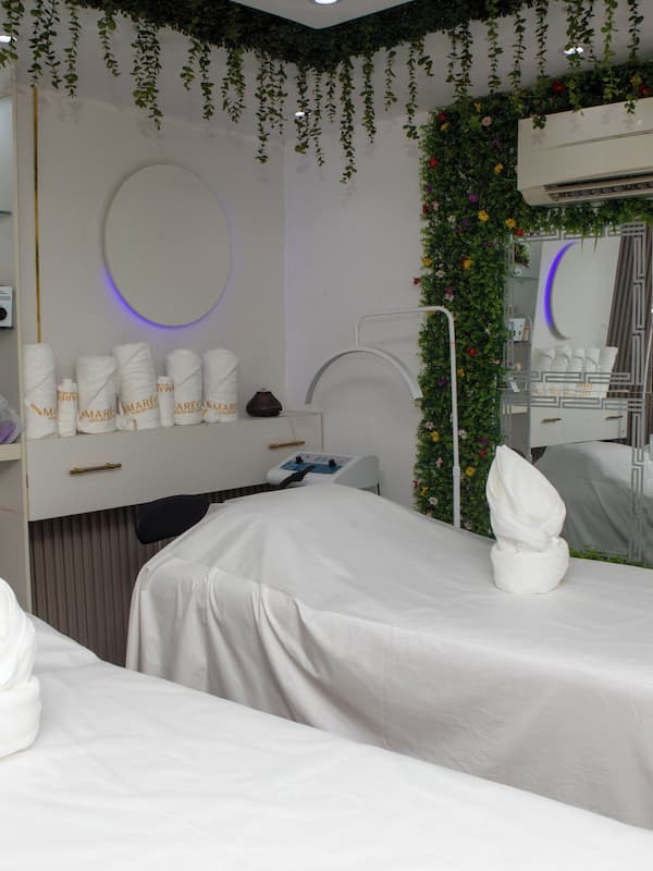 Steam room, Turkish bath/hammam, hydrotherapy, hot stone massages