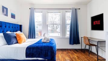 Bureau, fer et planche à repasser, Wi-Fi gratuit, draps fournis