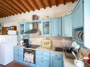 Refrigerador, microondas, horno, lavavajillas