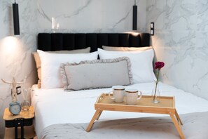 2 bedrooms, in-room safe, iron/ironing board