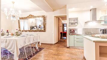 Frigorifero, microonde, forno, lavastoviglie