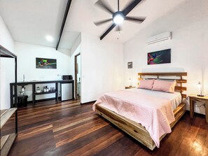 1 bedroom, WiFi, bed sheets - Casa Gloria - POOL, AC, Kitchenette, Queen Bed, Yoga (puerto viejo de talamanca)
