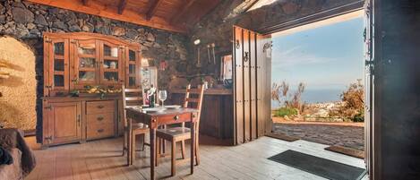 تناول الطعام