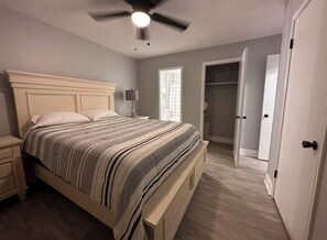 1 Schlafzimmer, Bügeleisen/Bügelbrett, Bettwäsche