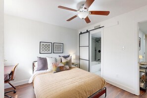 2 bedrooms, WiFi, bed sheets