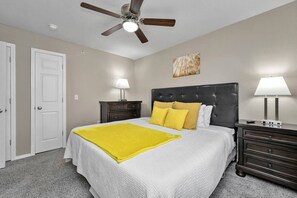 3 عدّة غرف نوم ومكتب ومكواة/لوح كي وسرير سفر