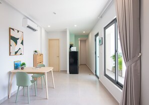 Appartamento Basic, vista giardino | Biancheria da letto di alta qualità, materassi a doppio strato