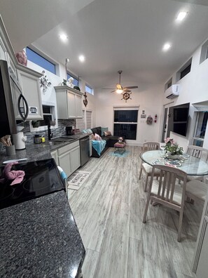 Interior - Nice Water Front Tiny home w AC, WiFi include boat ramp & 20ft dock in KeyLargo (Key Largo)