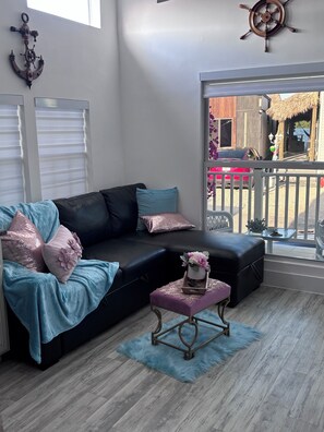 Smart TV - Nice Water Front Tiny home w AC, WiFi include boat ramp & 20ft dock in KeyLargo (Key Largo)
