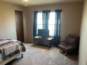 3 bedrooms, desk, iron/ironing board, travel cot