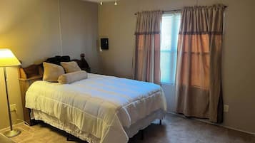 3 多间卧室、办公桌、熨斗/熨衣板、旅行婴儿床