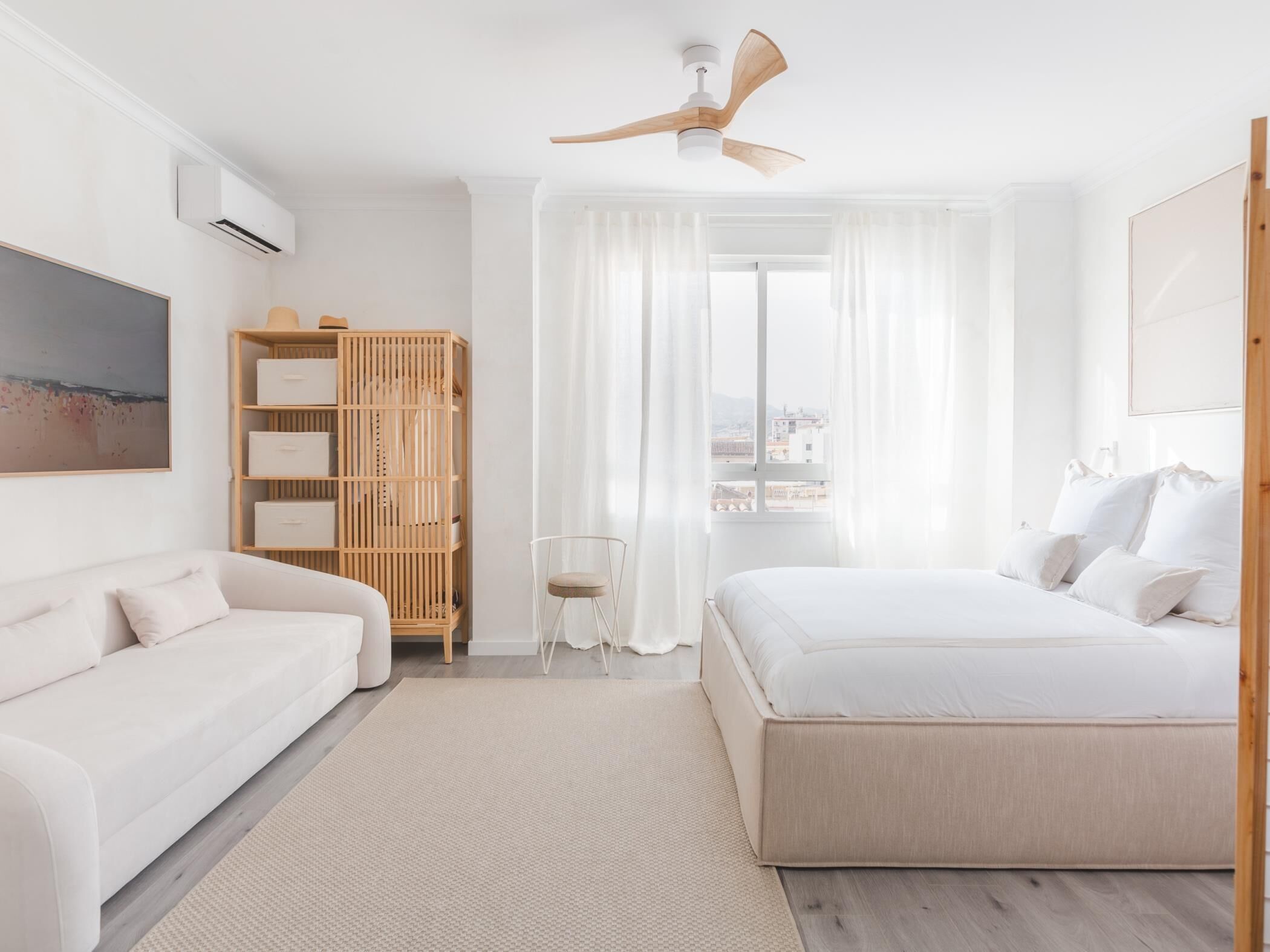 1 slaapkamer, een strijkplank/strijkijzer, internet, beddengoed