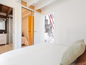 2 habitaciones, tabla de planchar con plancha, internet y ropa de cama 