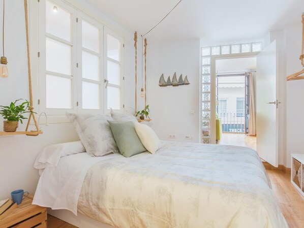 1 dormitorio, tabla de planchar con plancha, wifi