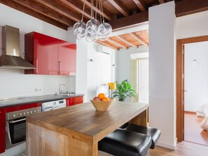 Fridge, microwave, oven, coffee/tea maker - Balcones de Ollerías (Málaga)