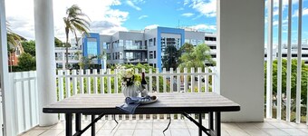 Prime Toowong 3BR Apt– Walk to Shops & Transport!