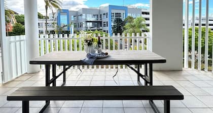 Prime Toowong 3BR Apt– Walk to Shops & Transport!