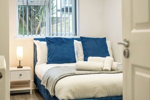 2 chambres, fer et planche à repasser, Wi-Fi, draps fournis